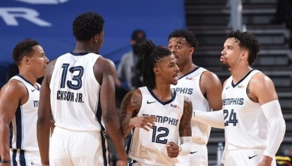  灰熊交易送走莫兰特，换回首轮签及防守悍将  