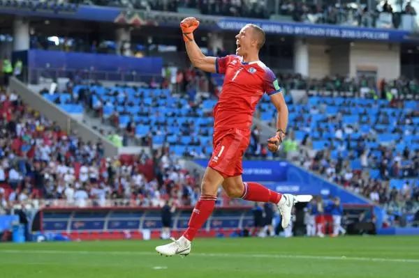  科隆,门将神勇发挥多次扑救保住平局拿到关键一分